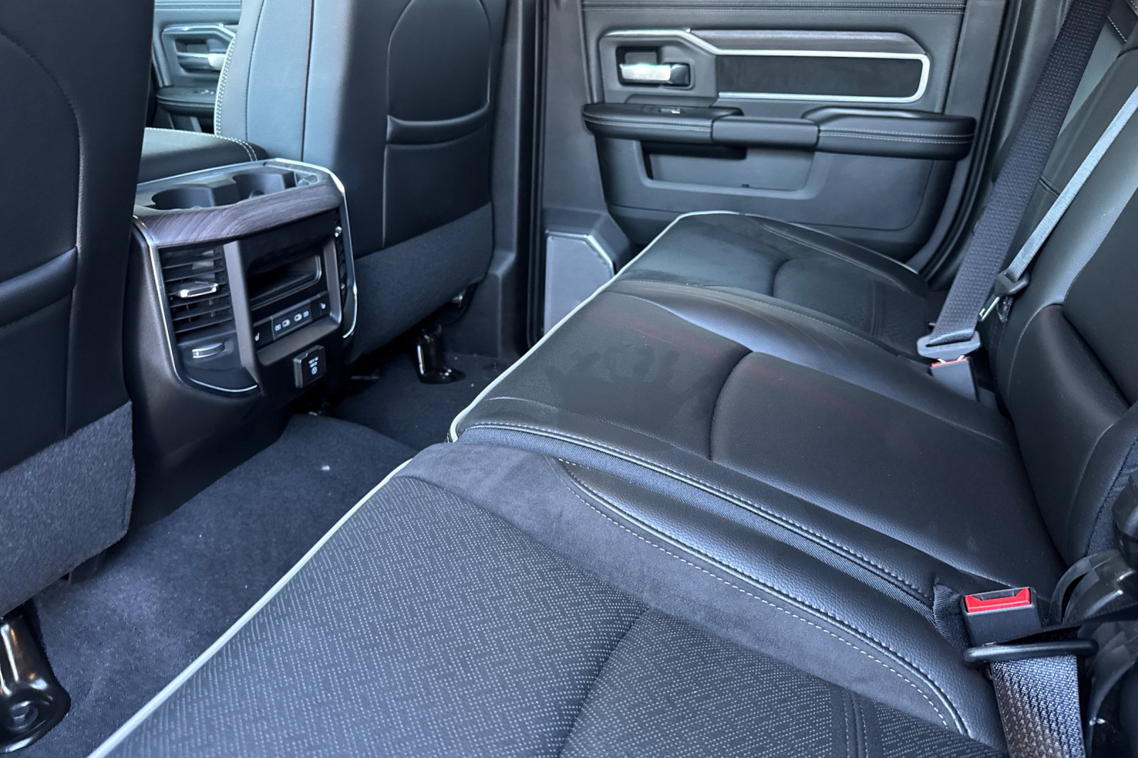 New 2026 RAM 3500 Laramie AWD/4WD image 11