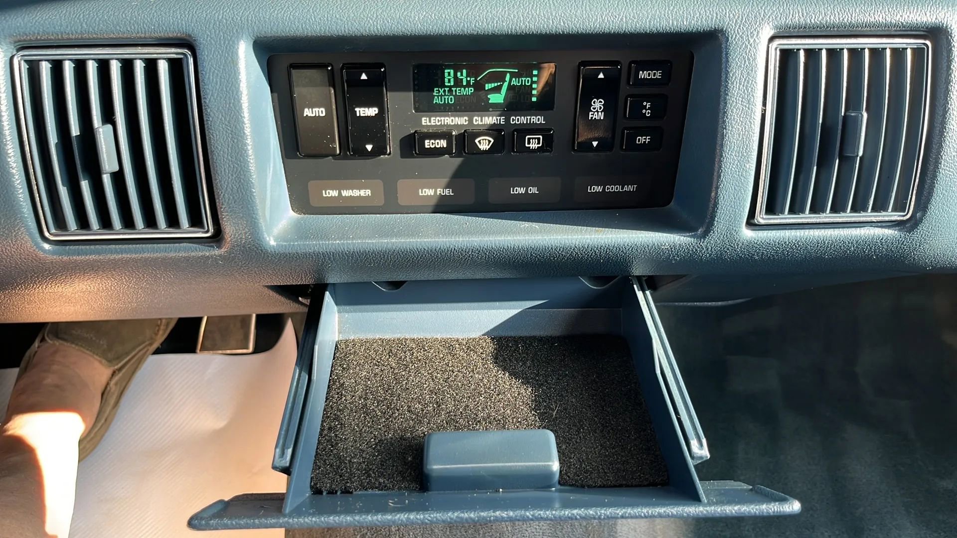 Used 1992 Buick Roadmaster Limited image 31