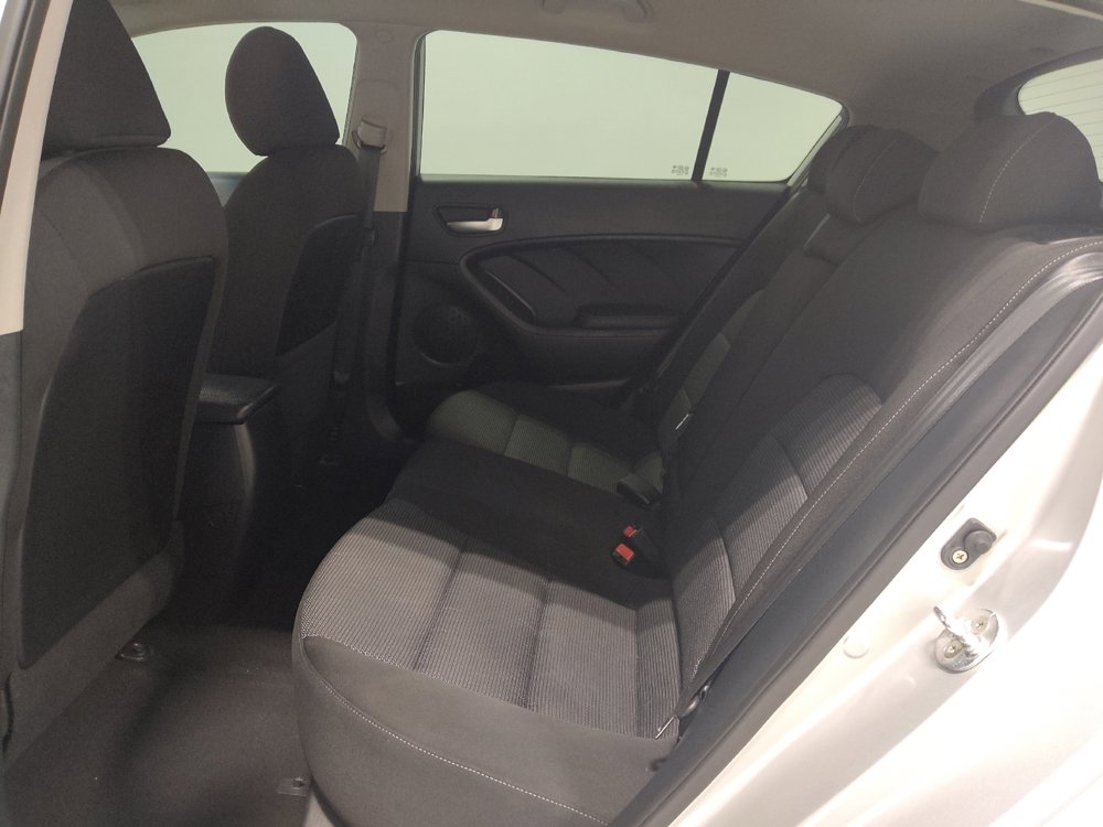 Used 2017 Kia Forte LX image 18