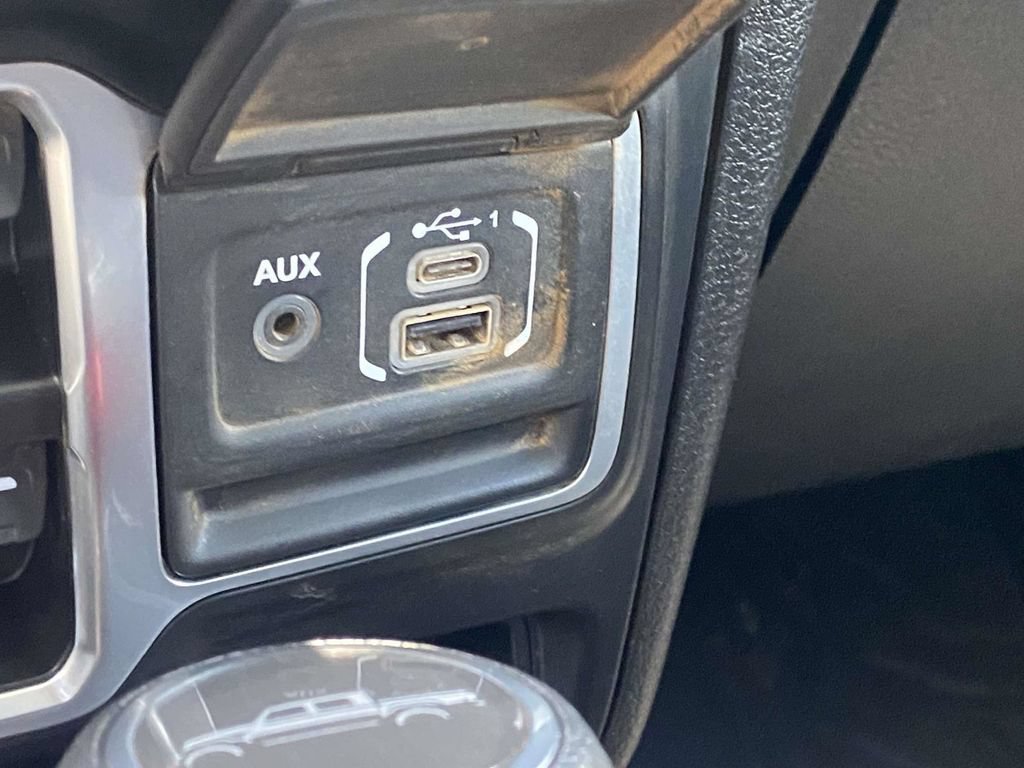Used 2025 Jeep Gladiator Sport AWD/4WD image 27