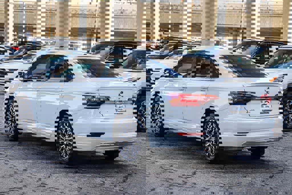 Used 2021 Volkswagen Jetta R-Line image 6