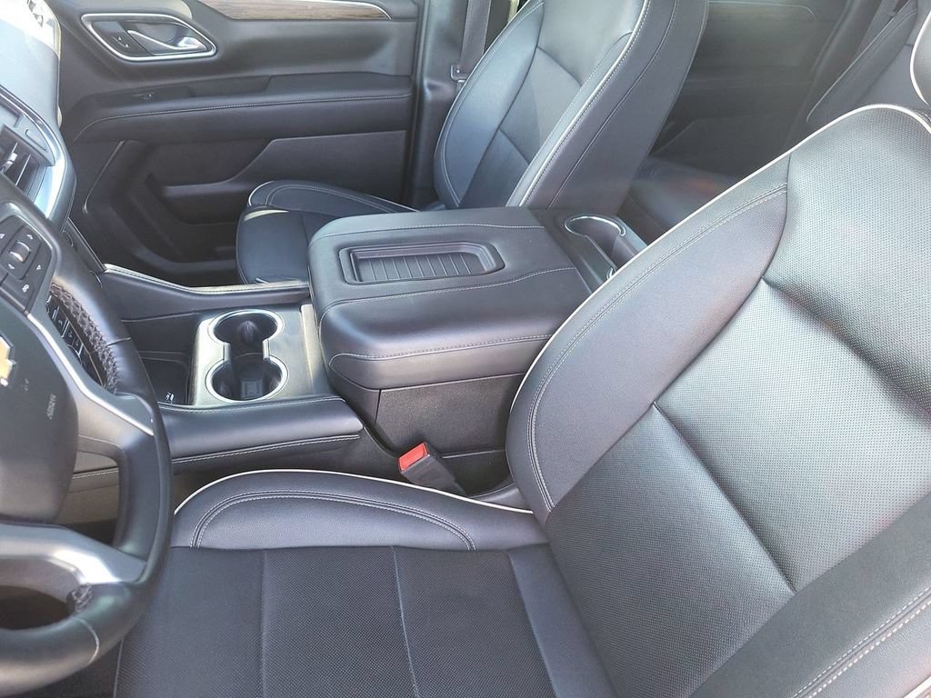 Used 2023 Chevrolet Suburban Premier AWD/4WD image 25