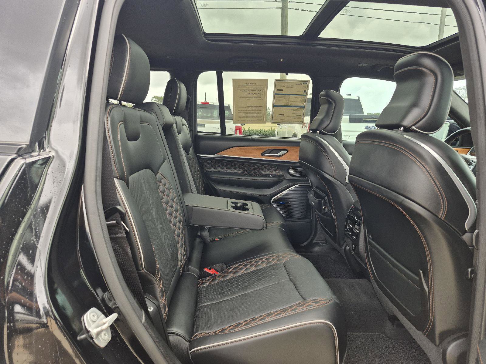 Used 2023 Jeep Grand Cherokee Summit image 34