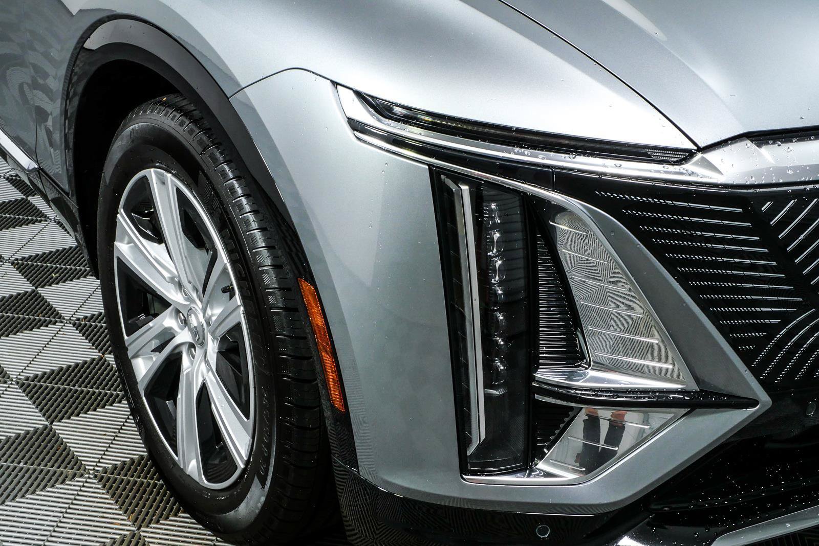 Certified 2024 Cadillac Lyriq Tech RWD image 36