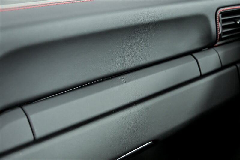 Used 2019 Porsche 911 Speedster RWD image 31