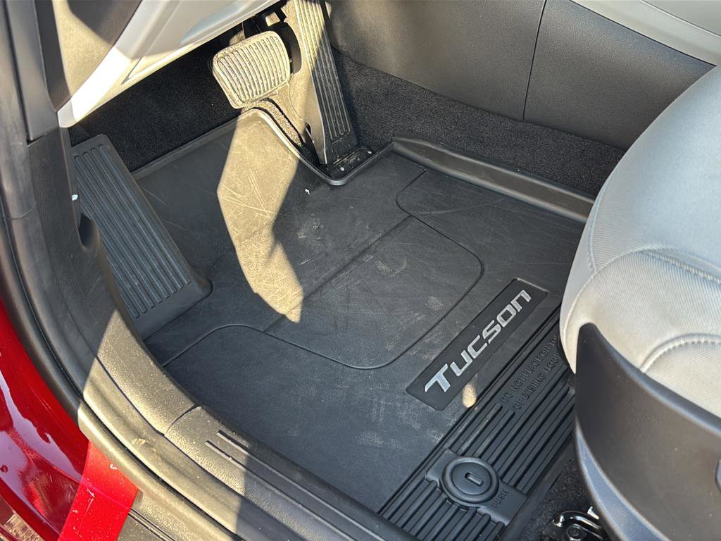 Certified 2025 Hyundai Tucson SE FWD image 17