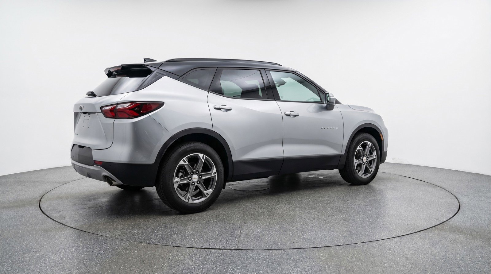 Used 2025 Chevrolet Blazer LT FWD image 9