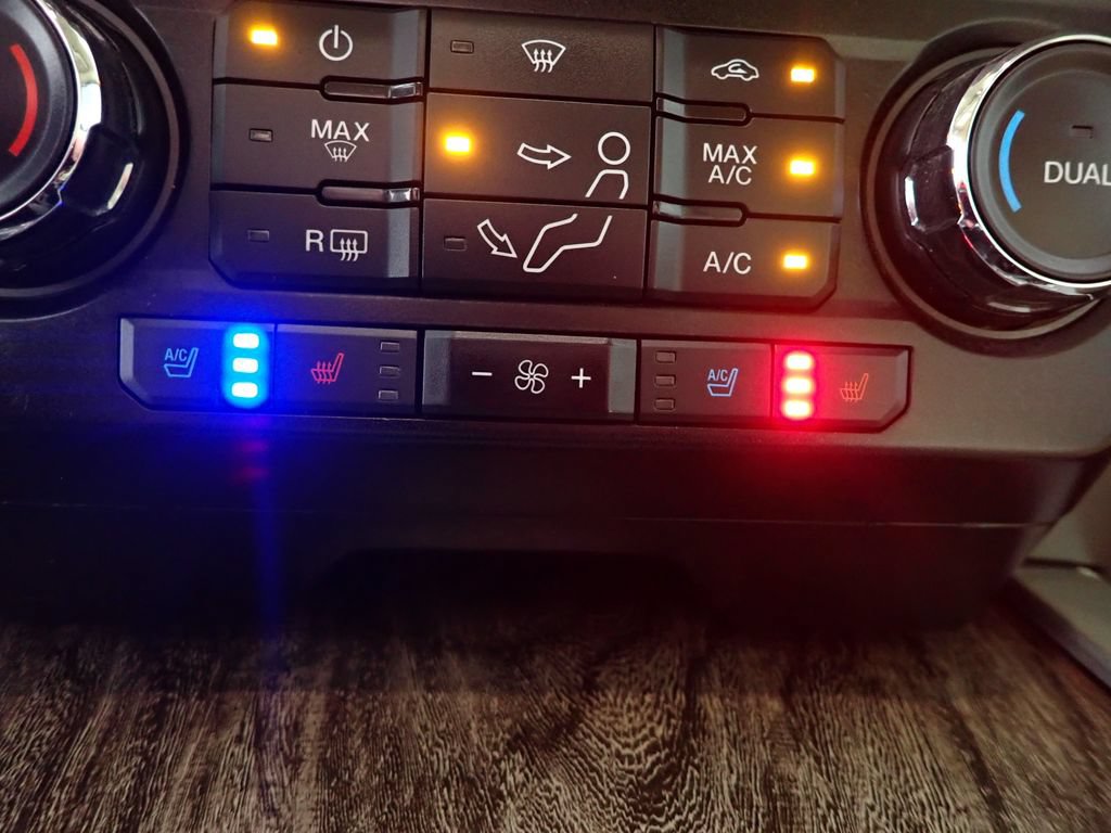 Used 2019 Ford F250 Lariat w/ Lariat Ultimate Package AWD/4WD image 7