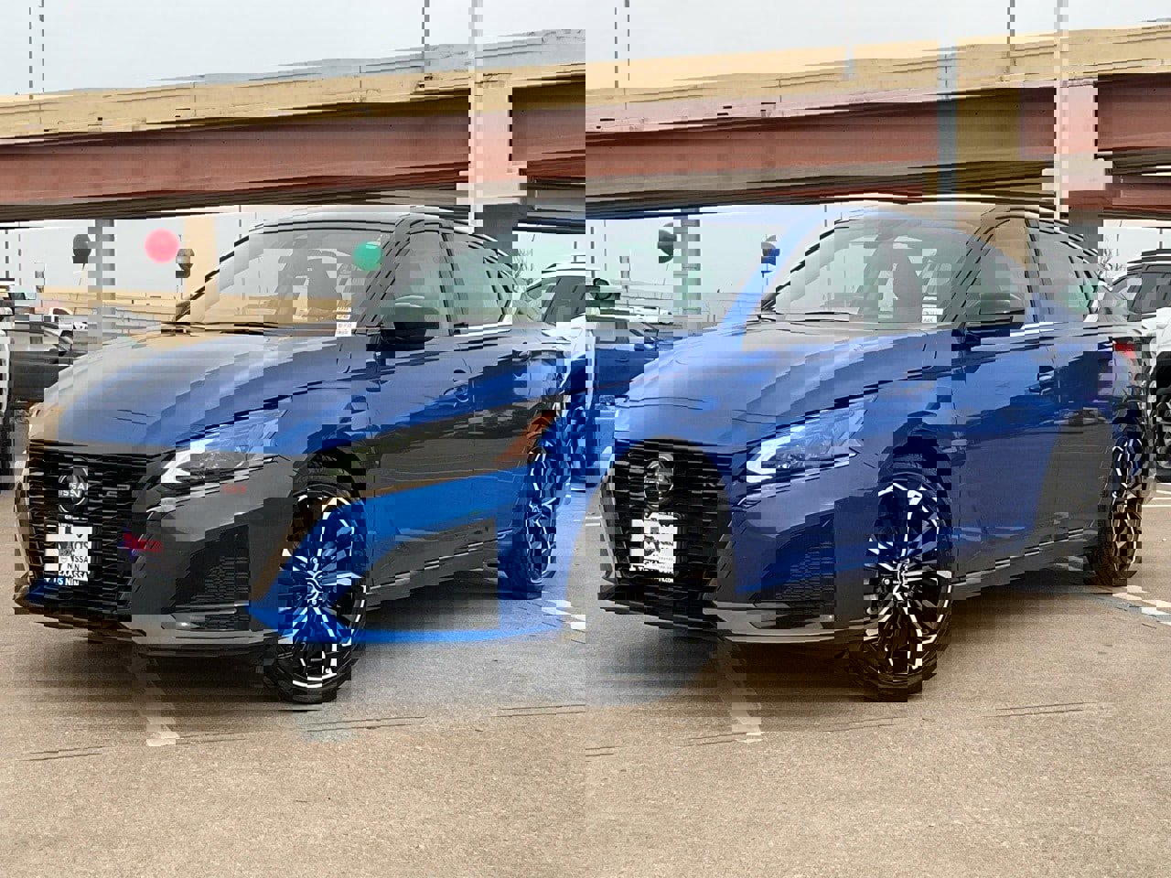 Used 2025 Nissan Altima 2.5 SR image 2