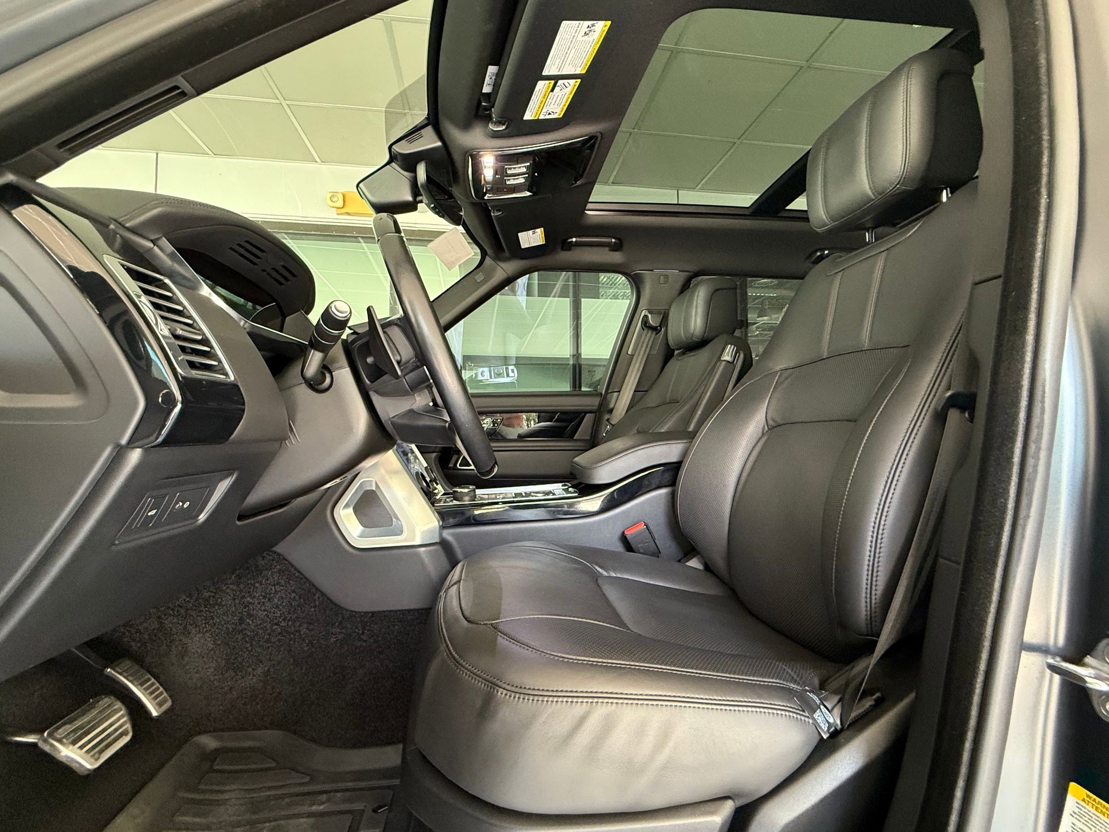 Used 2021 Land Rover Range Rover P525 Westminster Edition LWB image 5