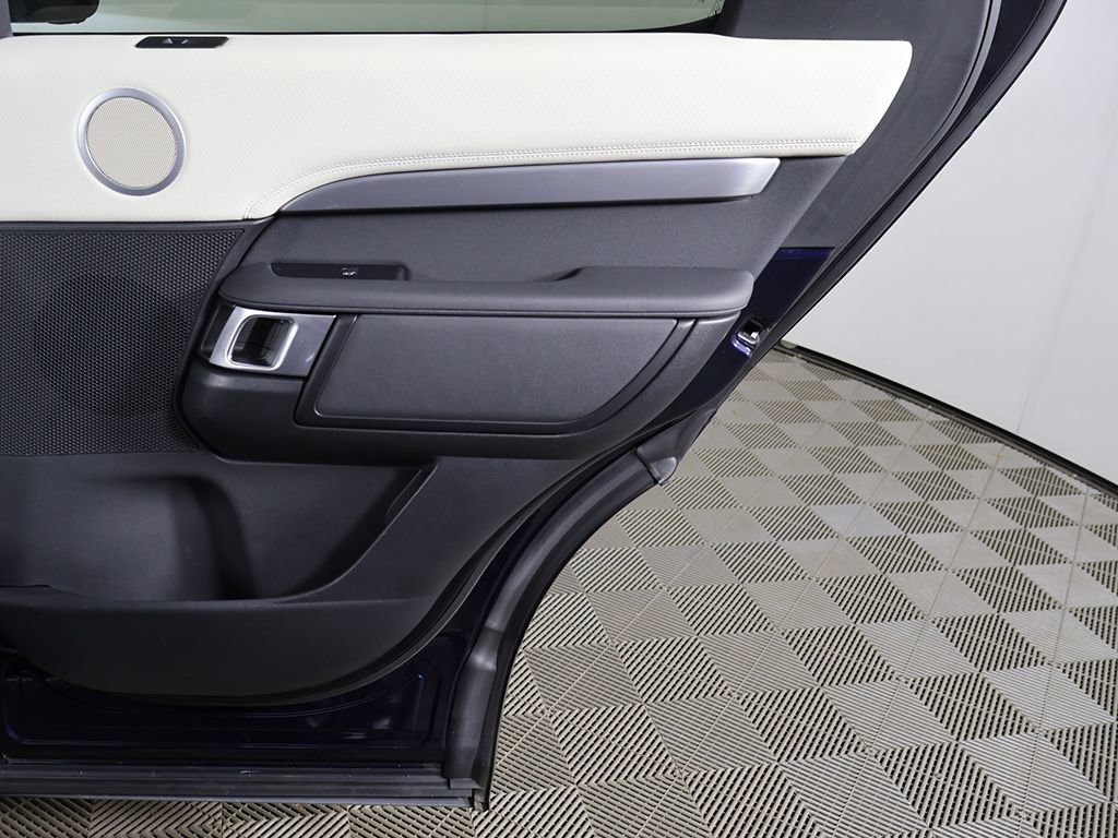 Used 2021 Land Rover Discovery S R-Dynamic image 28