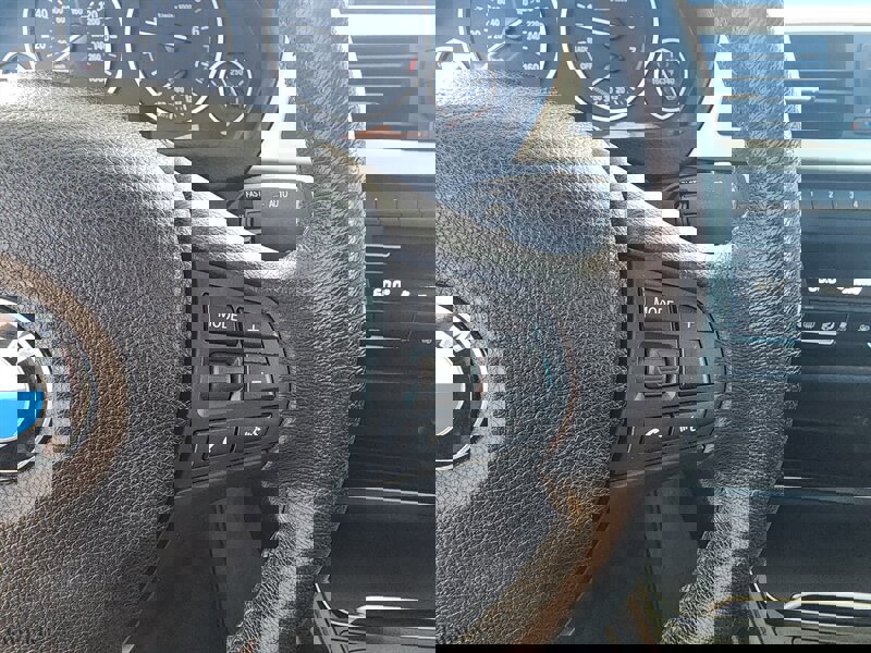 Used 2018 BMW 320i Sedan w/ Convenience Package image 28