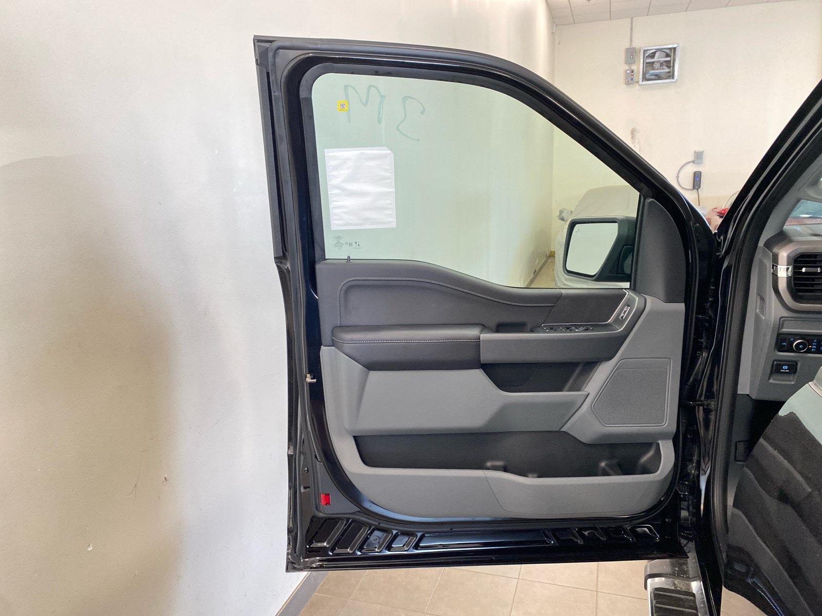 New 2026 Ford F150 XLT w/ XLT Chrome Appearance Package AWD/4WD image 9