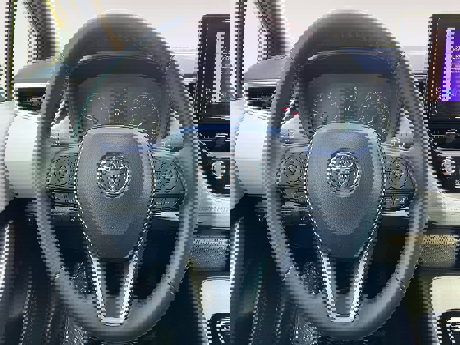 Used 2025 Toyota Corolla SE image 12