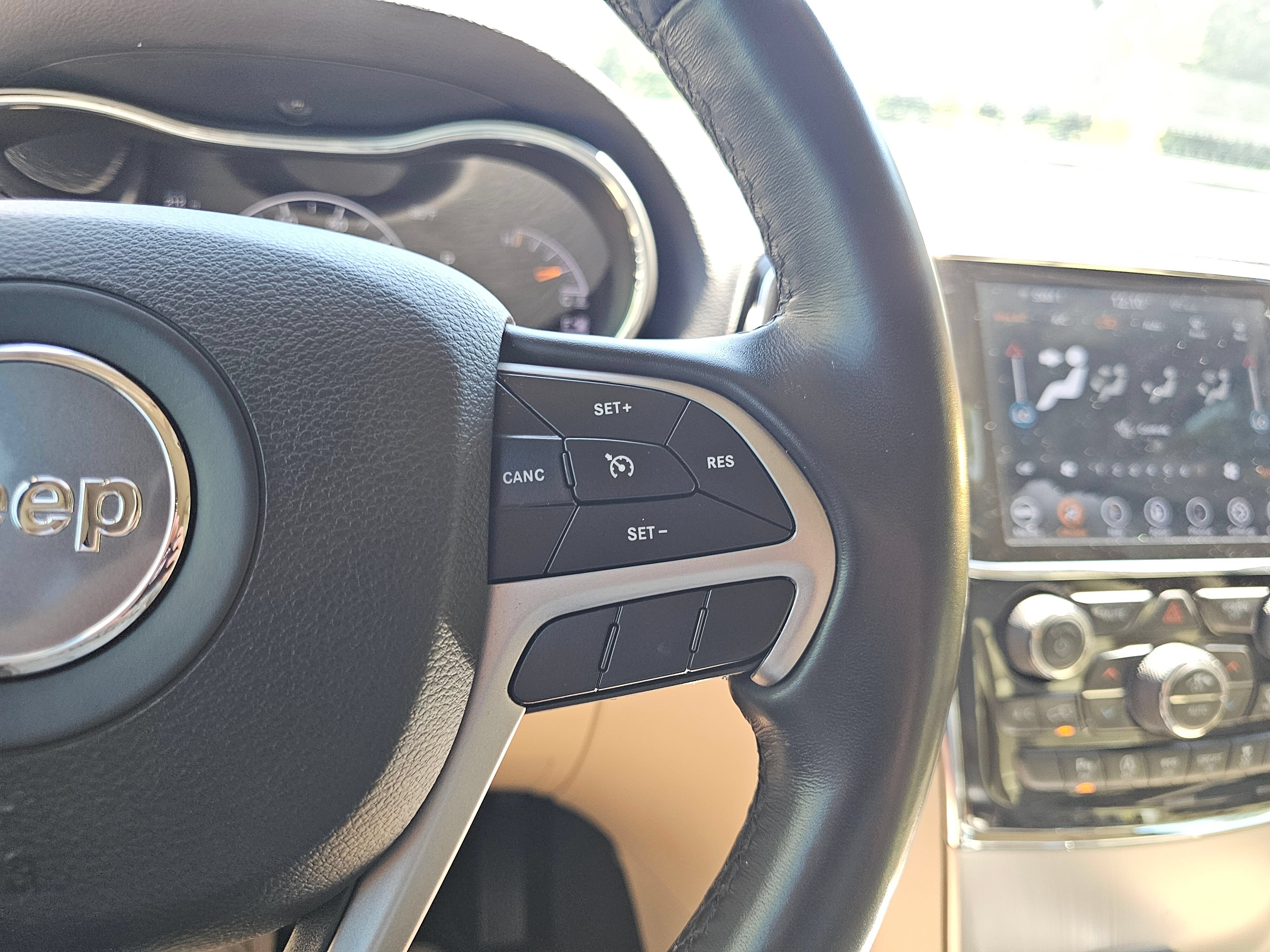Used 2021 Jeep Grand Cherokee Limited w/ Sun & Sound Group AWD/4WD image 35