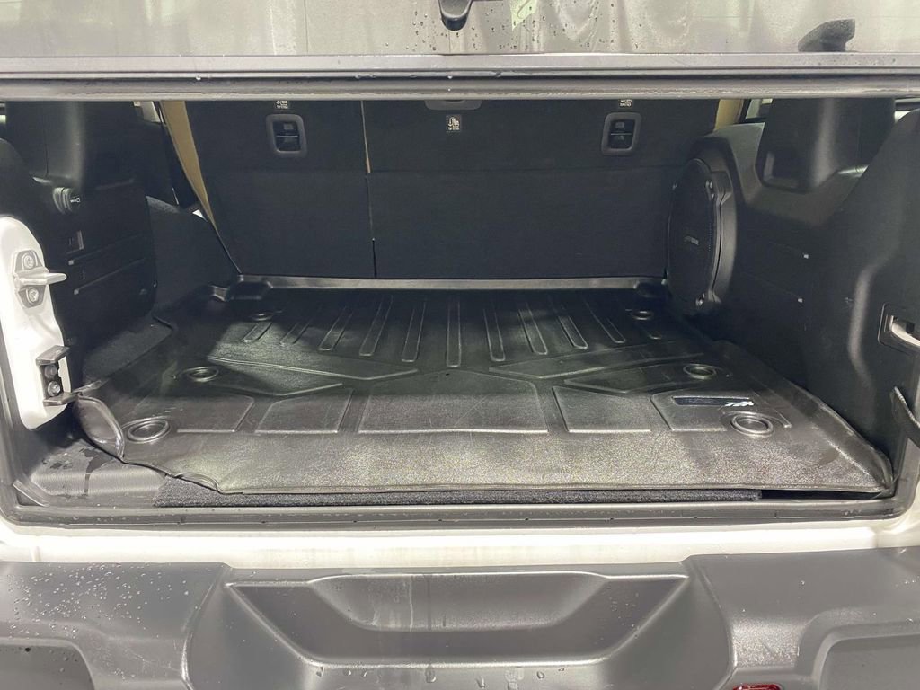 Used 2019 Jeep Wrangler Unlimited Sahara image 8