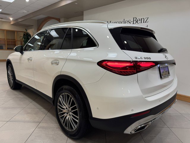 Certified 2025 Mercedes-Benz GLC 300 image 3