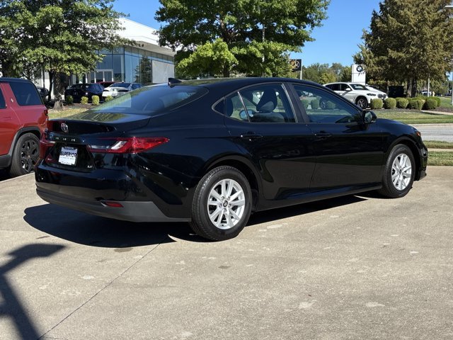 Used 2025 Toyota Camry LE FWD image 3