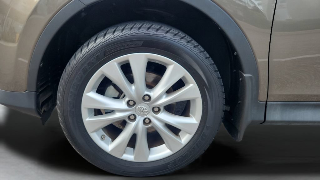 Used 2015 Toyota RAV4 Limited w/ Technology Package FWD image 26