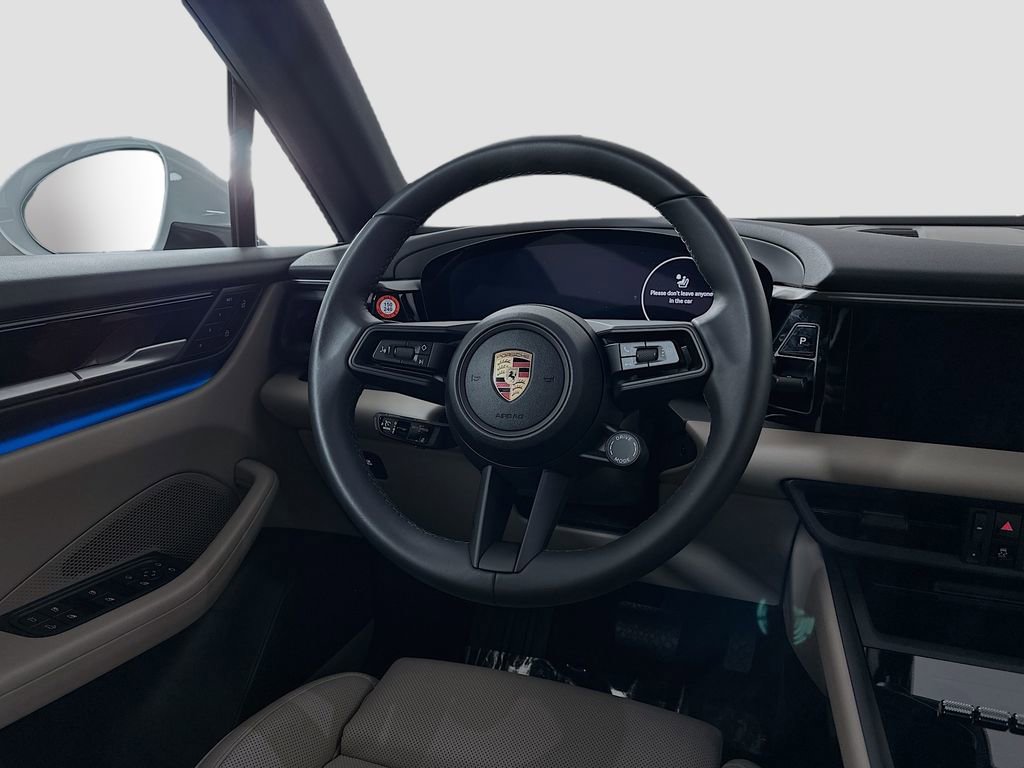 Certified 2025 Porsche Macan Electric image 25