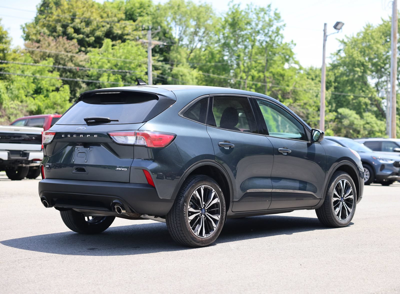 Used 2022 Ford Escape SE w/ SE Sport Appearance Package AWD/4WD image 5