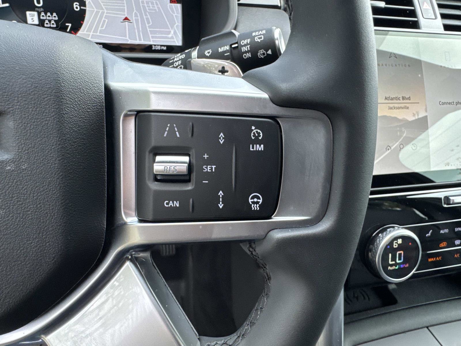 Certified 2025 Land Rover Discovery S AWD/4WD image 30