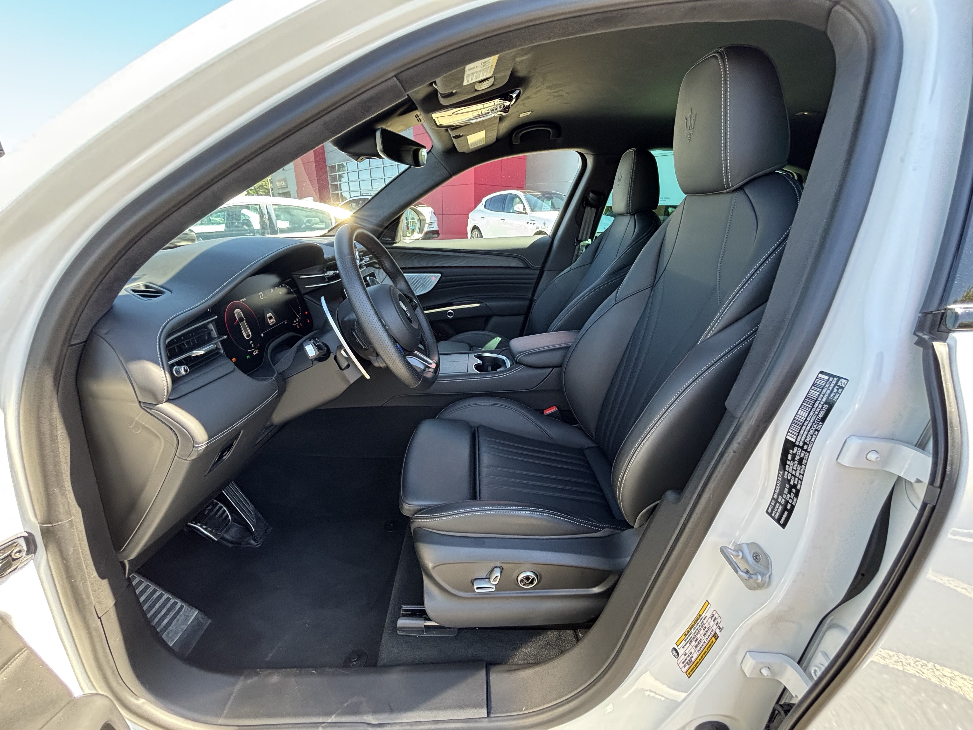 Used 2026 Maserati Grecale Folgore AWD/4WD image 32