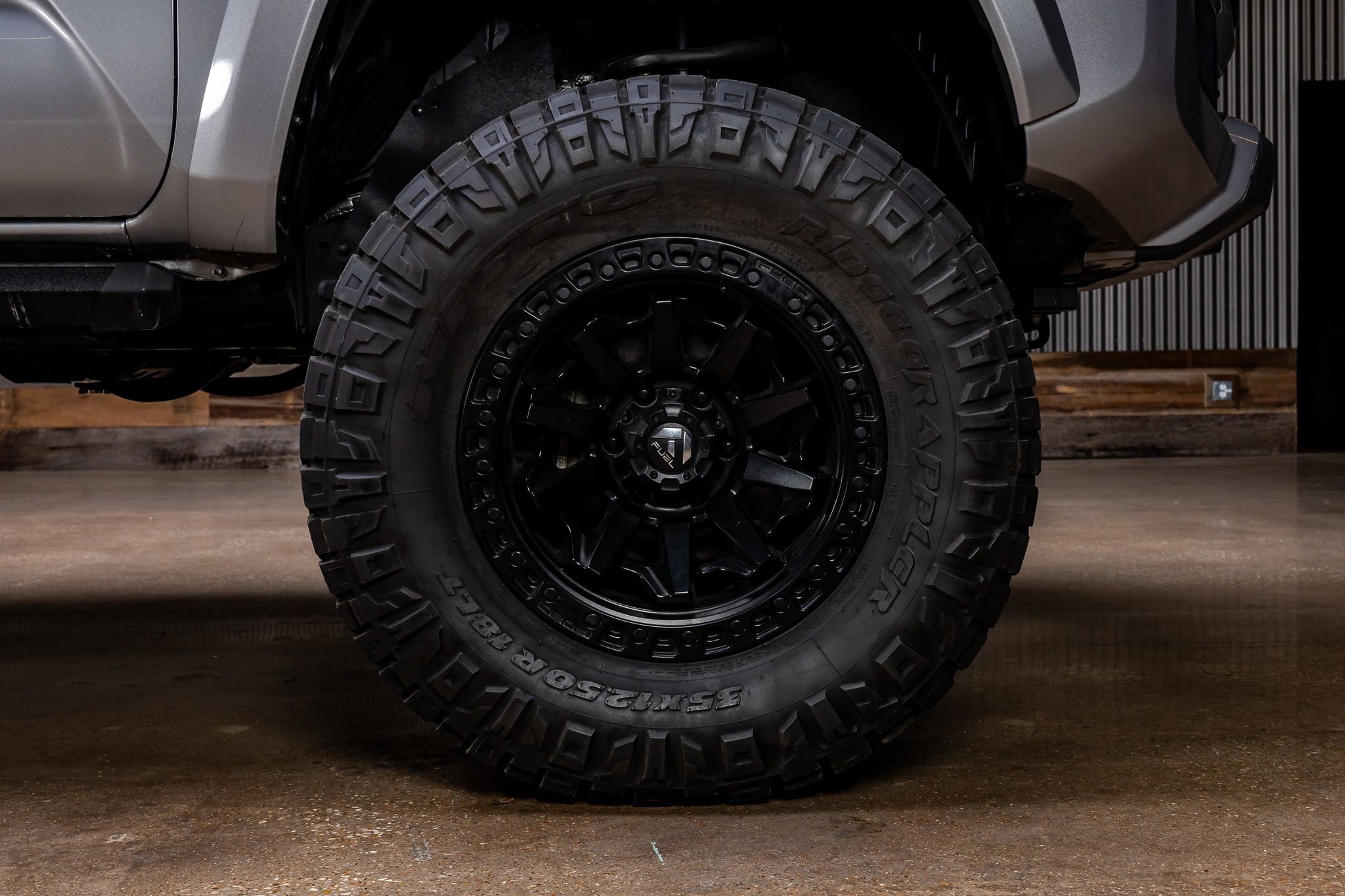 Used 2016 Toyota Tacoma TRD Sport image 11