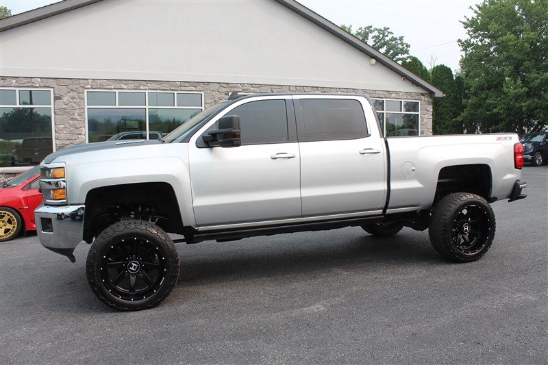 Used 2018 Chevrolet Silverado 2500 LT w/ LT Fleet Convenience Package AWD/4WD image 3
