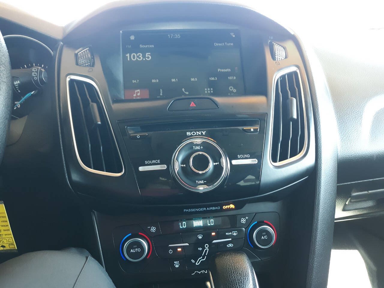 Used 2018 Ford Focus SEL FWD image 8