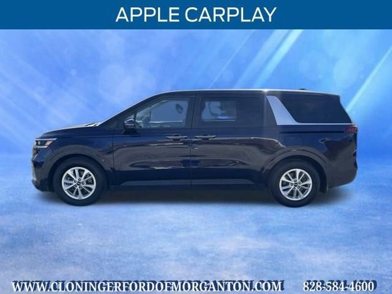 Used 2023 Kia Carnival LX image 5
