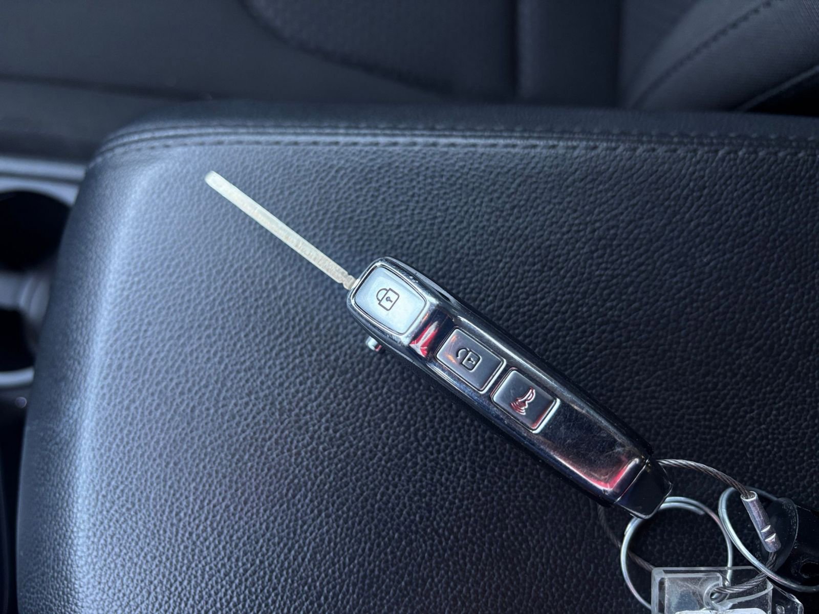 Used 2025 Kia Sportage LX image 21