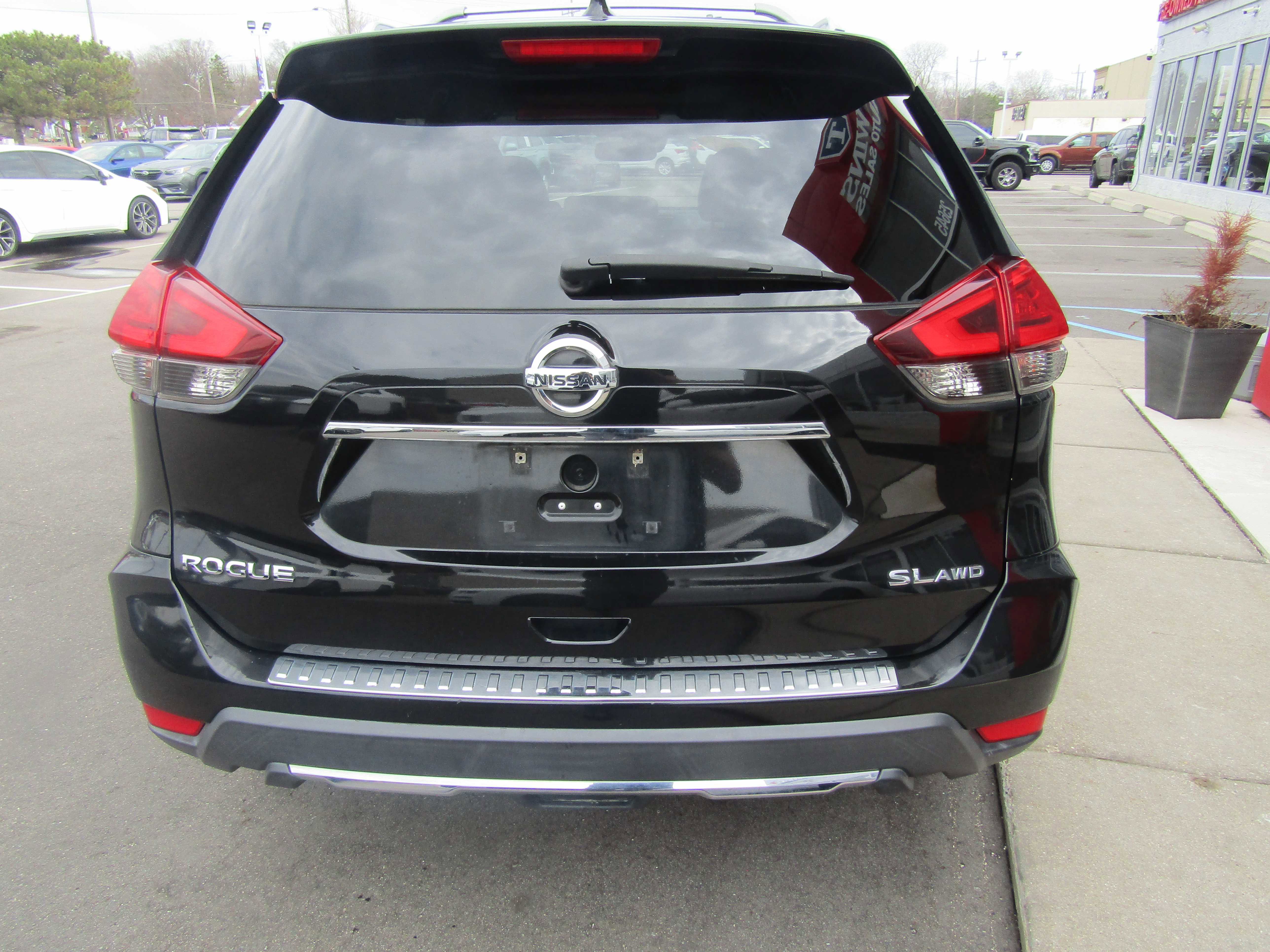 Used 2017 Nissan Rogue SL w/ SL Premium Package AWD/4WD image 6