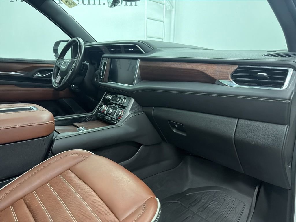 Used 2023 GMC Yukon Denali Ultimate image 32