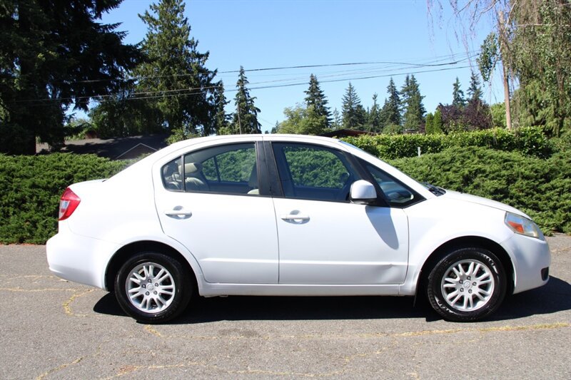 Used 2012 Suzuki SX4 LE FWD image 11