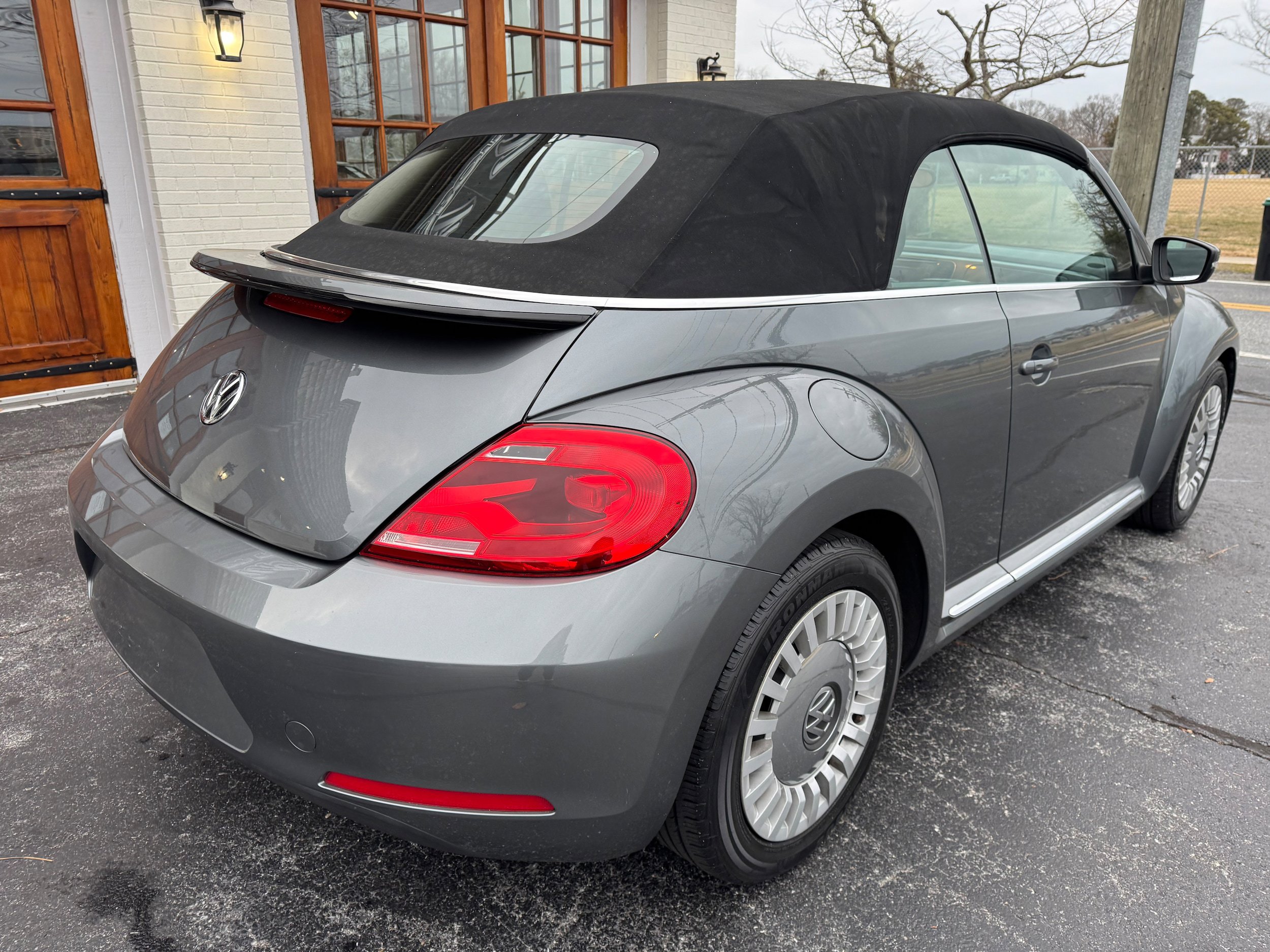 Used 2013 Volkswagen Beetle 2.5 image 3