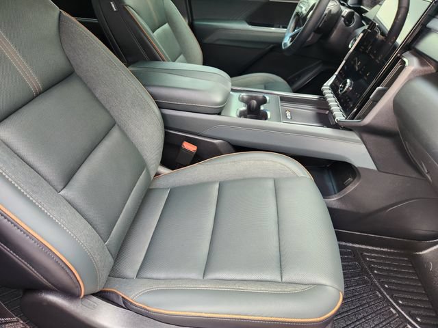 Used 2026 GMC Acadia AT4 w/ Luxury Package AWD/4WD image 15