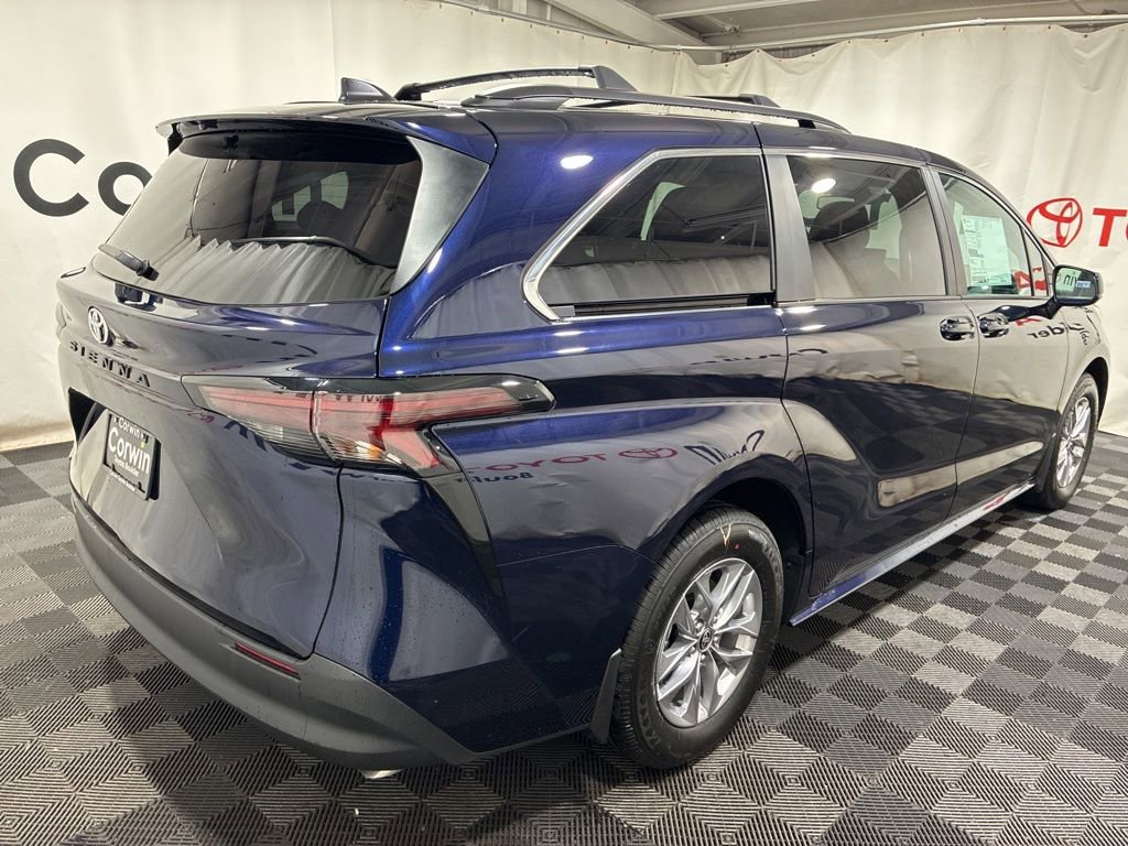 New 2026 Toyota Sienna LE image 8