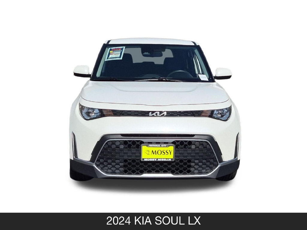 Used 2024 Kia Soul LX w/ LX Technology Package FWD image 4