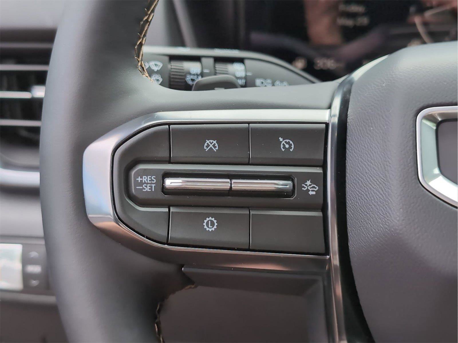 Used 2026 GMC Terrain AT4 w/ Convenience Package III AWD/4WD image 17