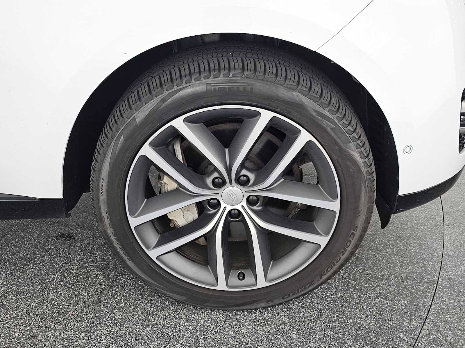 Used 2024 Land Rover Range Rover SE AWD/4WD image 9