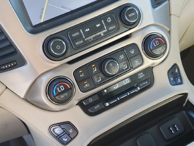 Used 2015 GMC Yukon XL Denali w/ Touring Package AWD/4WD image 21
