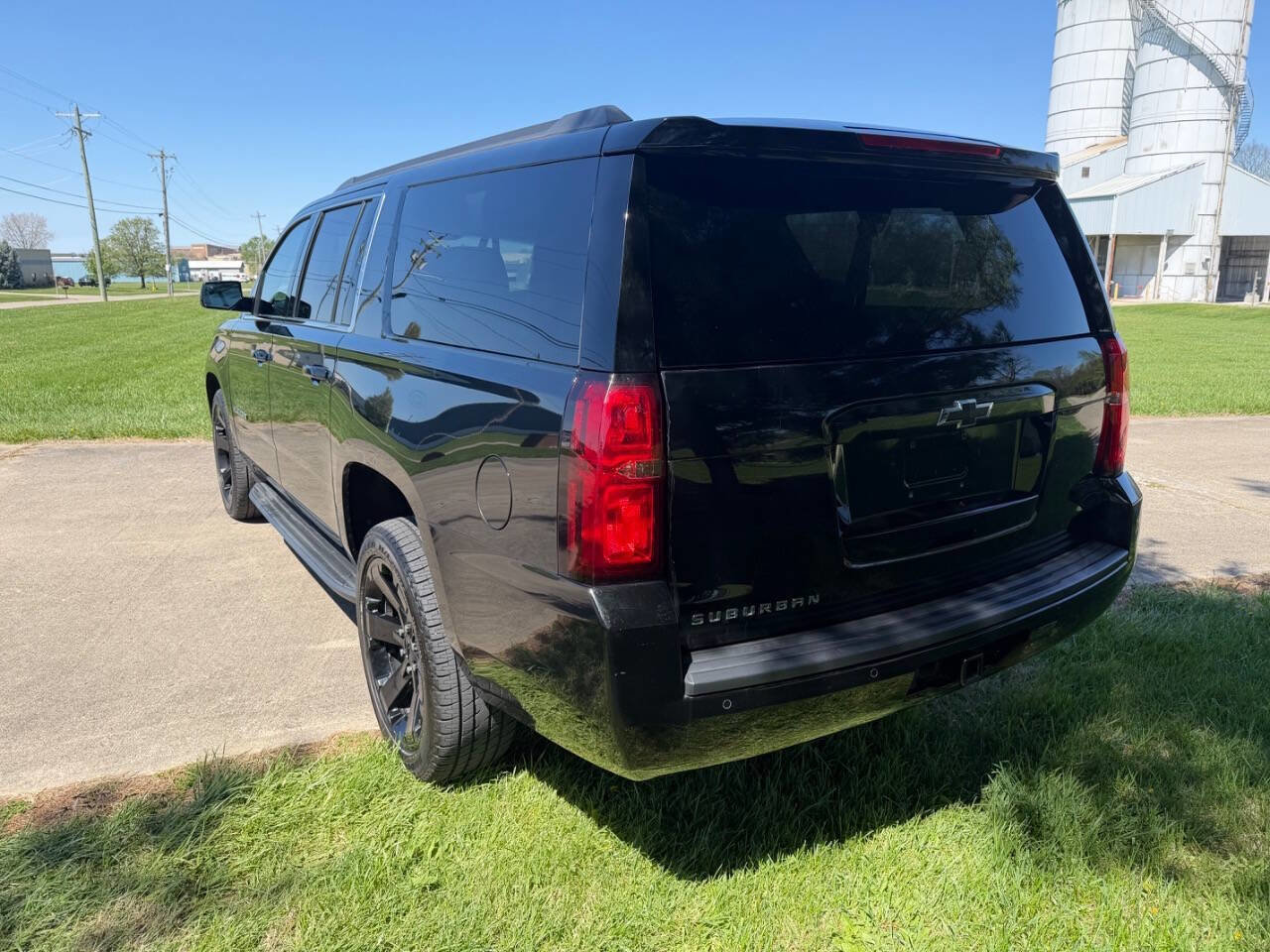 Used 2017 Chevrolet Suburban LS image 8