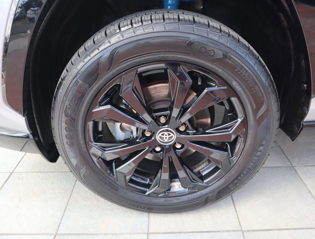 Used 2023 Toyota RAV4 SE AWD/4WD image 9