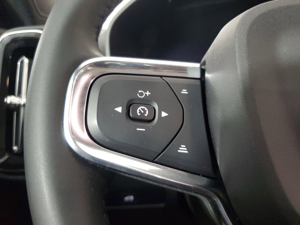 Used 2023 Volvo C40 P8 Recharge Ultimate image 27