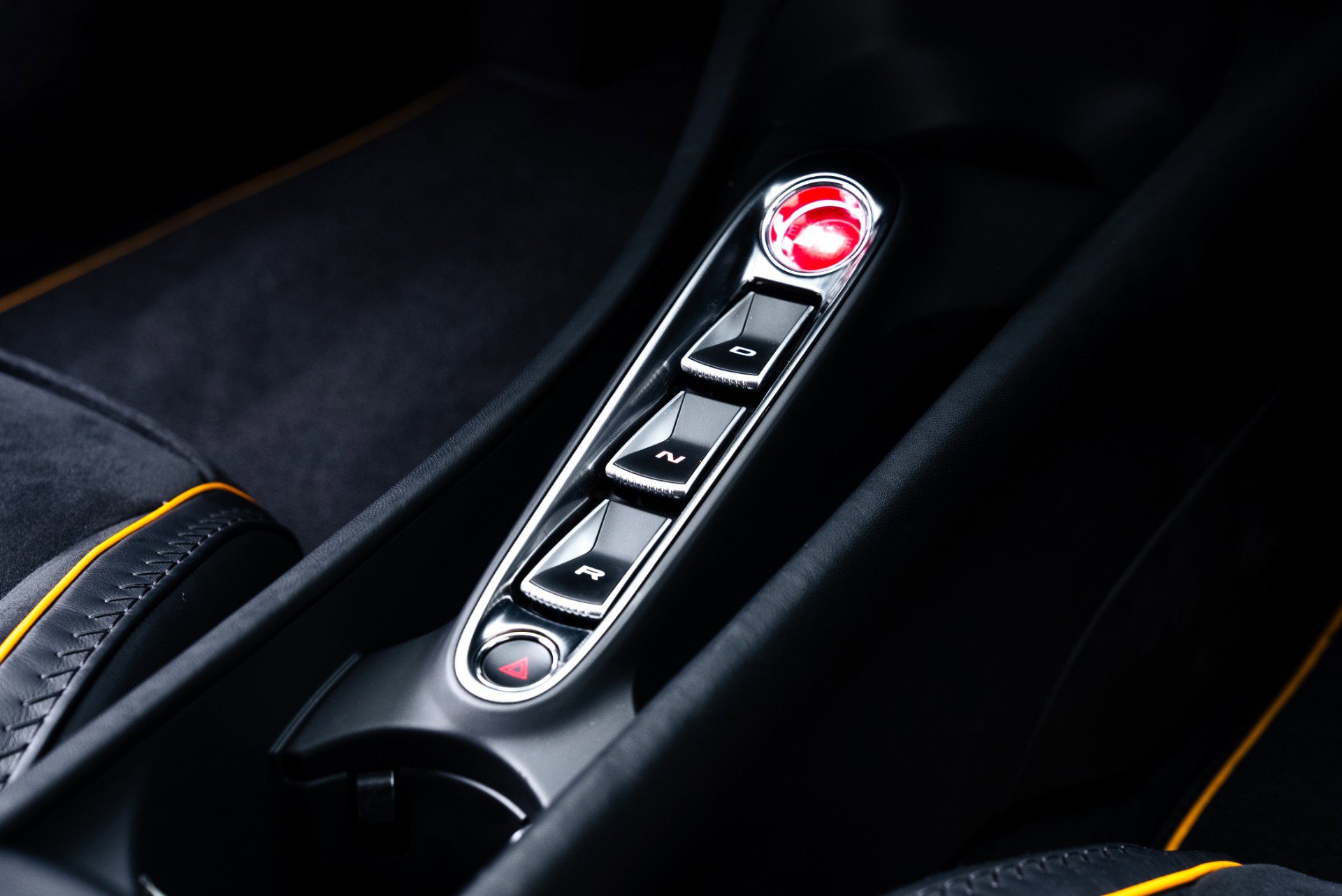 Used 2023 McLaren Artura image 34