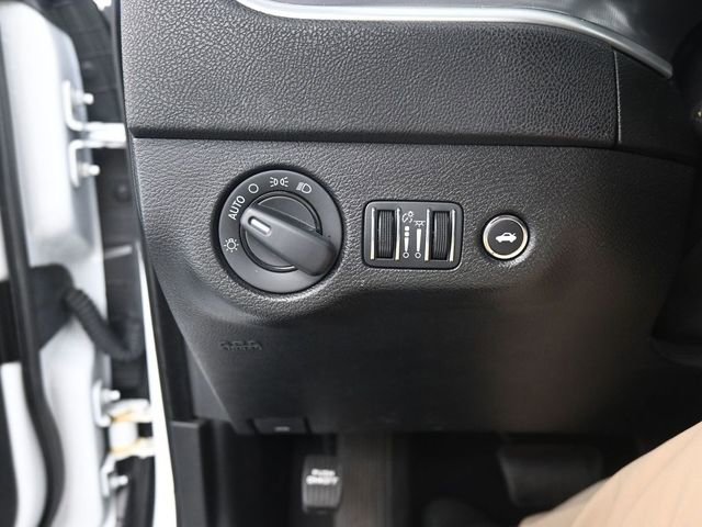 Used 2022 Dodge Charger SXT image 13