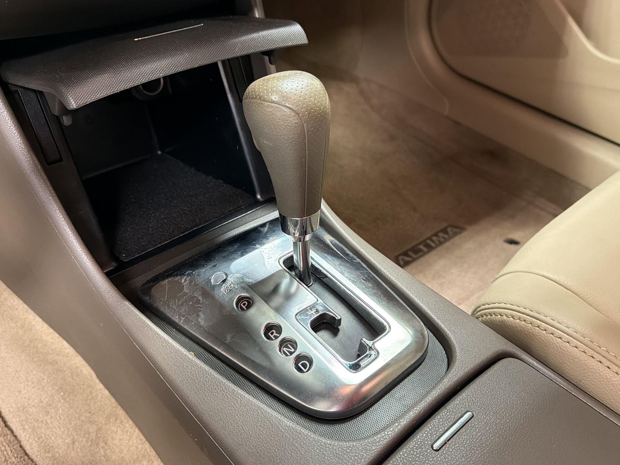 Used 2011 Nissan Altima 2.5 S w/ Special Edition Pkg FWD image 16