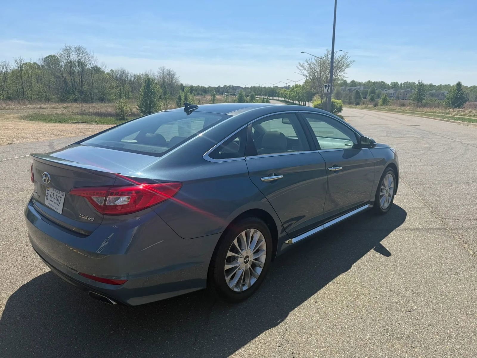 Used 2015 Hyundai Sonata Limited w/ Option Group 05 FWD image 34