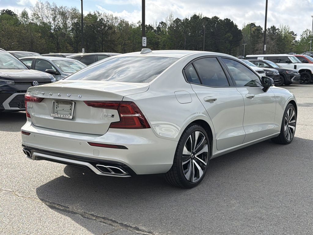 Used 2022 Volvo S60 B5 Momentum w/ Premium Package image 5